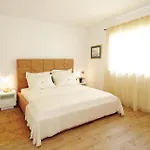 58 بيت للعطل *