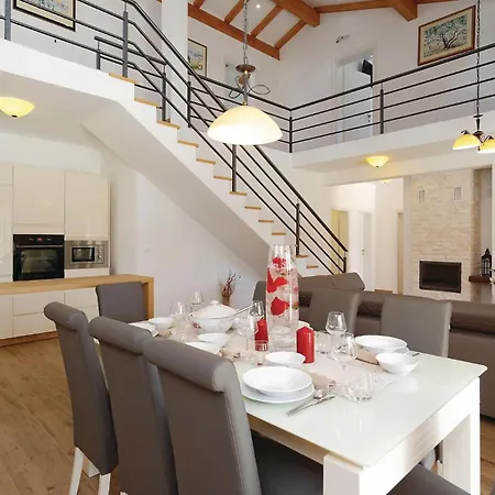 Lovely In With Wifi Holiday home