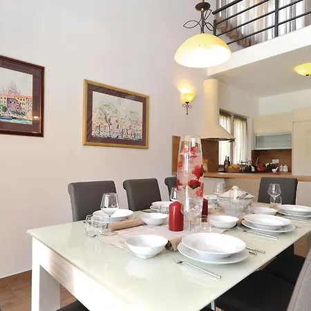 Lovely In With Wifi Holiday home